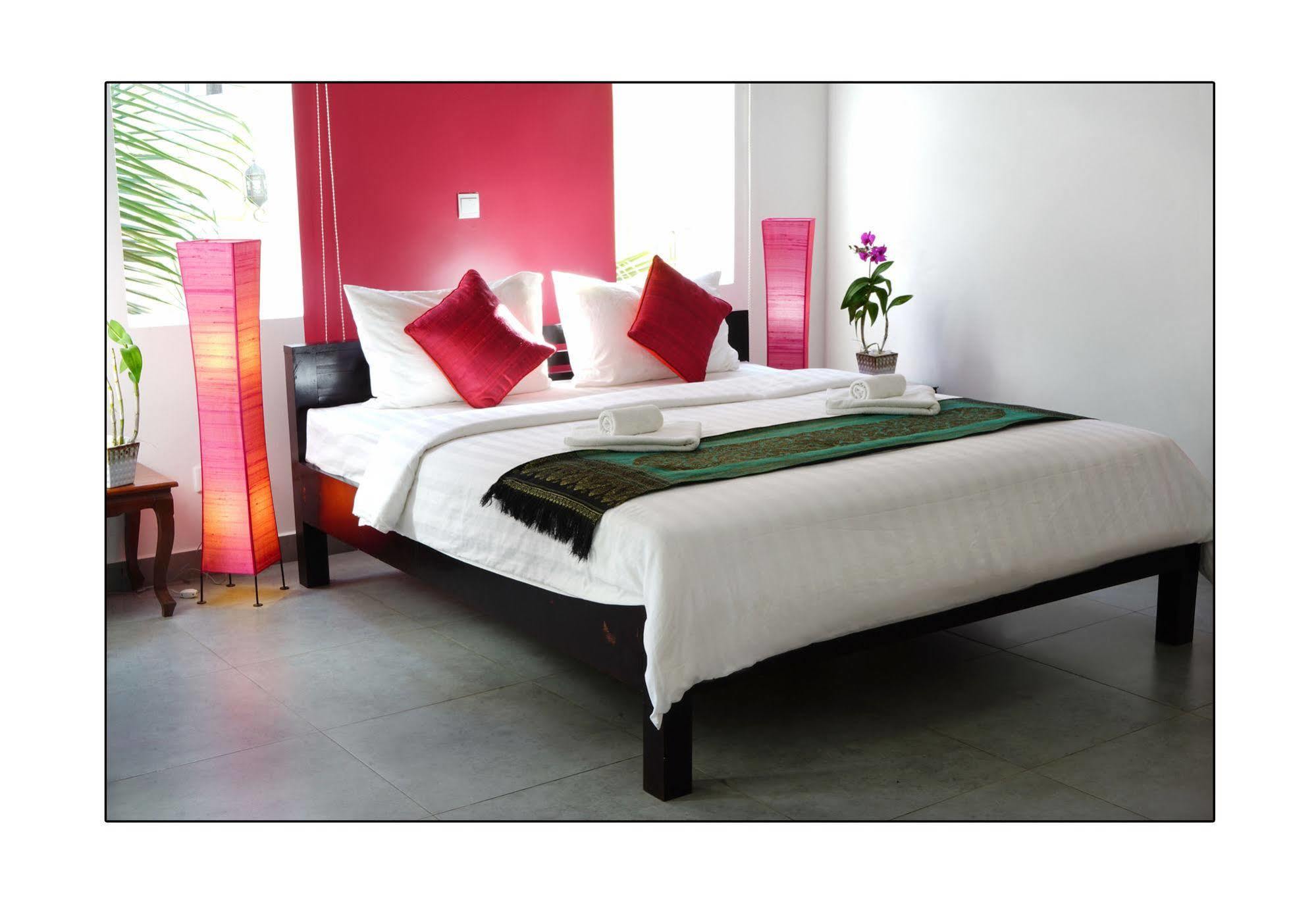 Paris Angkor Boutique Hotel Siem Reap Luaran gambar